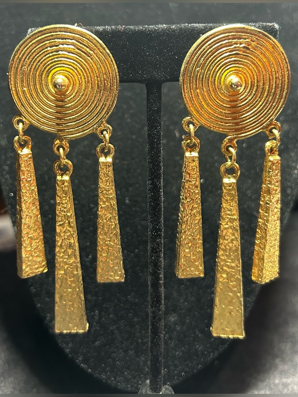 Vintage Gold Tone Egyptian Revival Clip-On Dangle Earrings Textured 40.4g